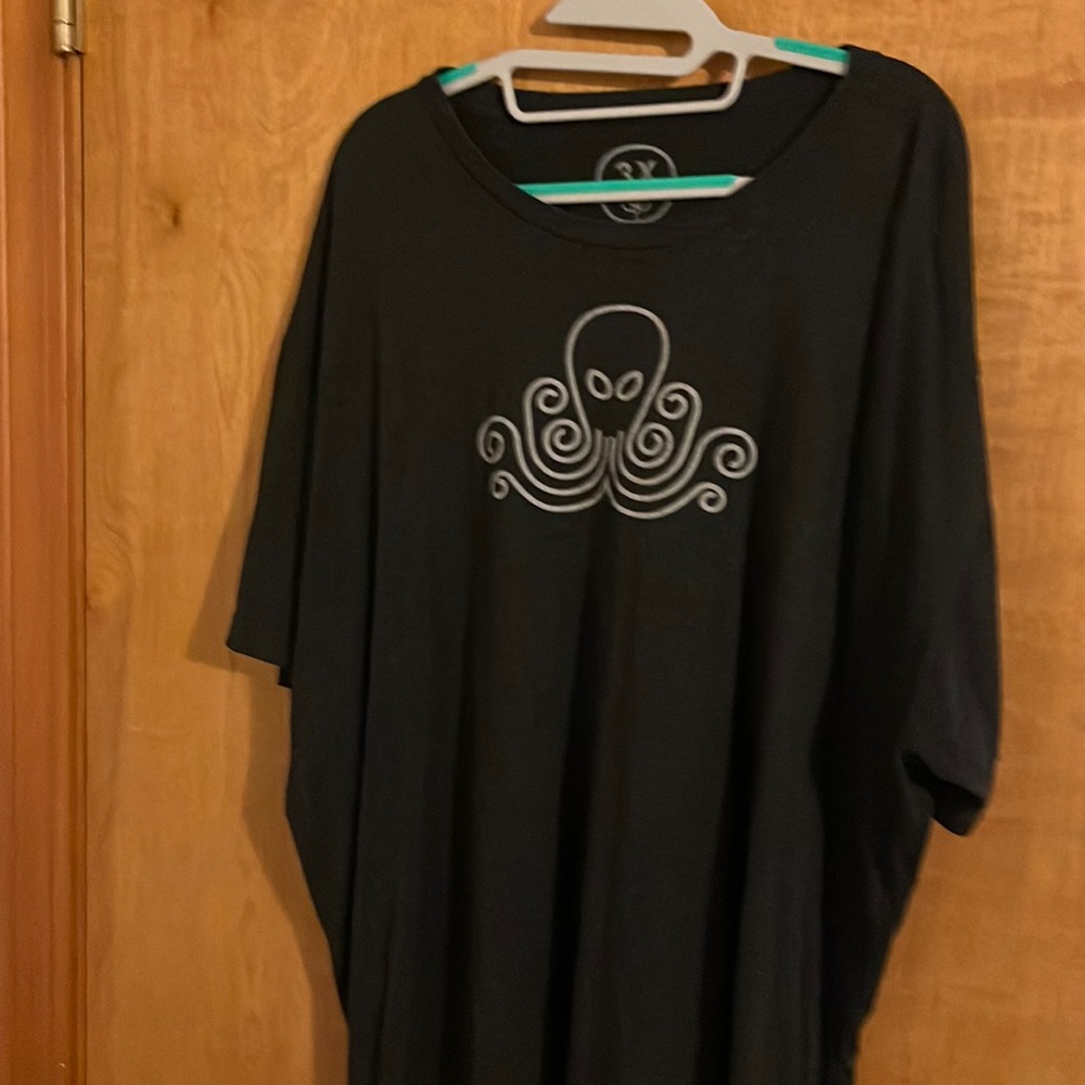 Big men’s graphic tee